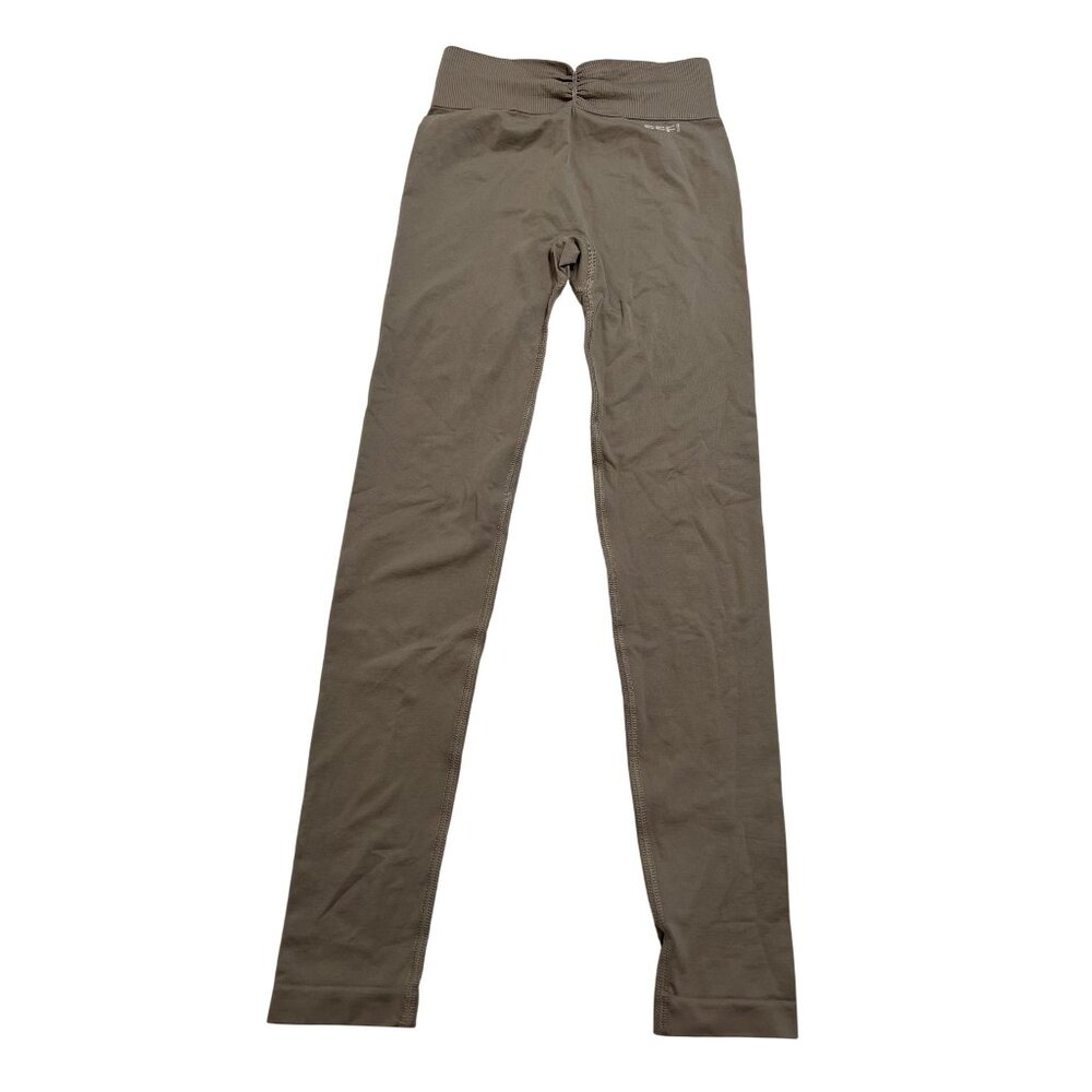 This is SEFI Butterluxe Ruched Waist 7/8 Leggings in Fig Glaze